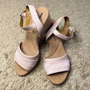 Clarks Women Blush Soft Cushion Wedges Sandals Size 9